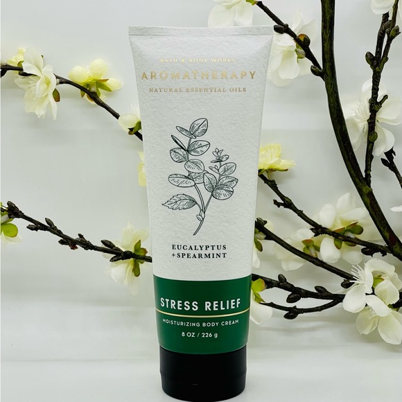 Bath and Body Works Aromatherapy Stress Relief Eucalyptus-Spearmint 3Pc Gift Box - Picture 8 of 10